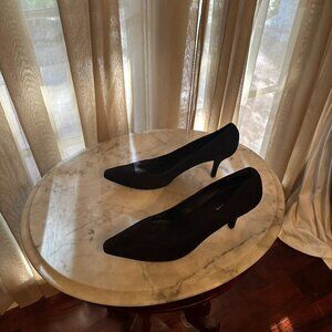 Vigotti Black Suede Pointed Heels • Narrow (AA) • Size 10.5